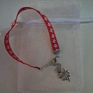 Armbandje met zilverkleurig klavertje vier